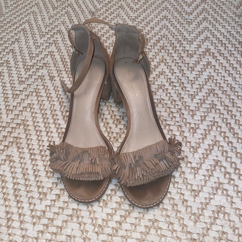 WORN TWICE fun small heel